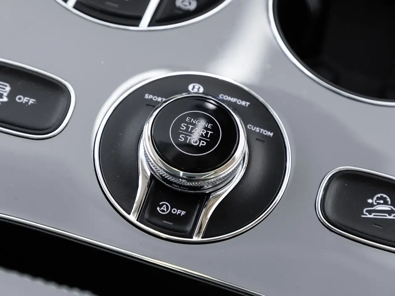 Bentley Bentayga 2026 — фото 16