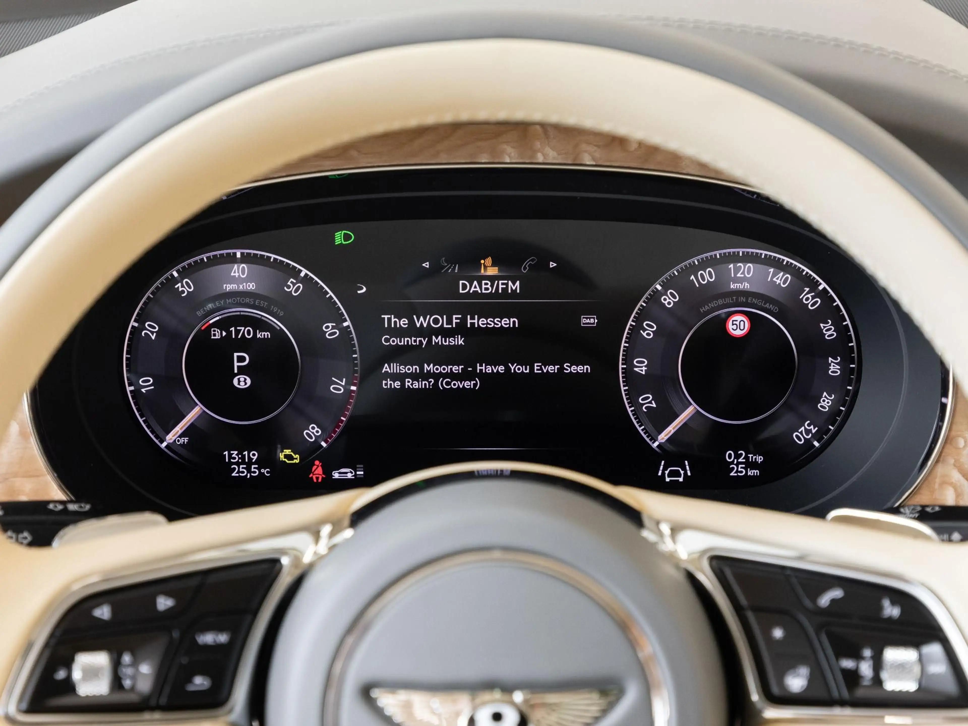 Bentley Bentayga Atelier Edition V8 von BENTLEY FRANKFURT — photo 13