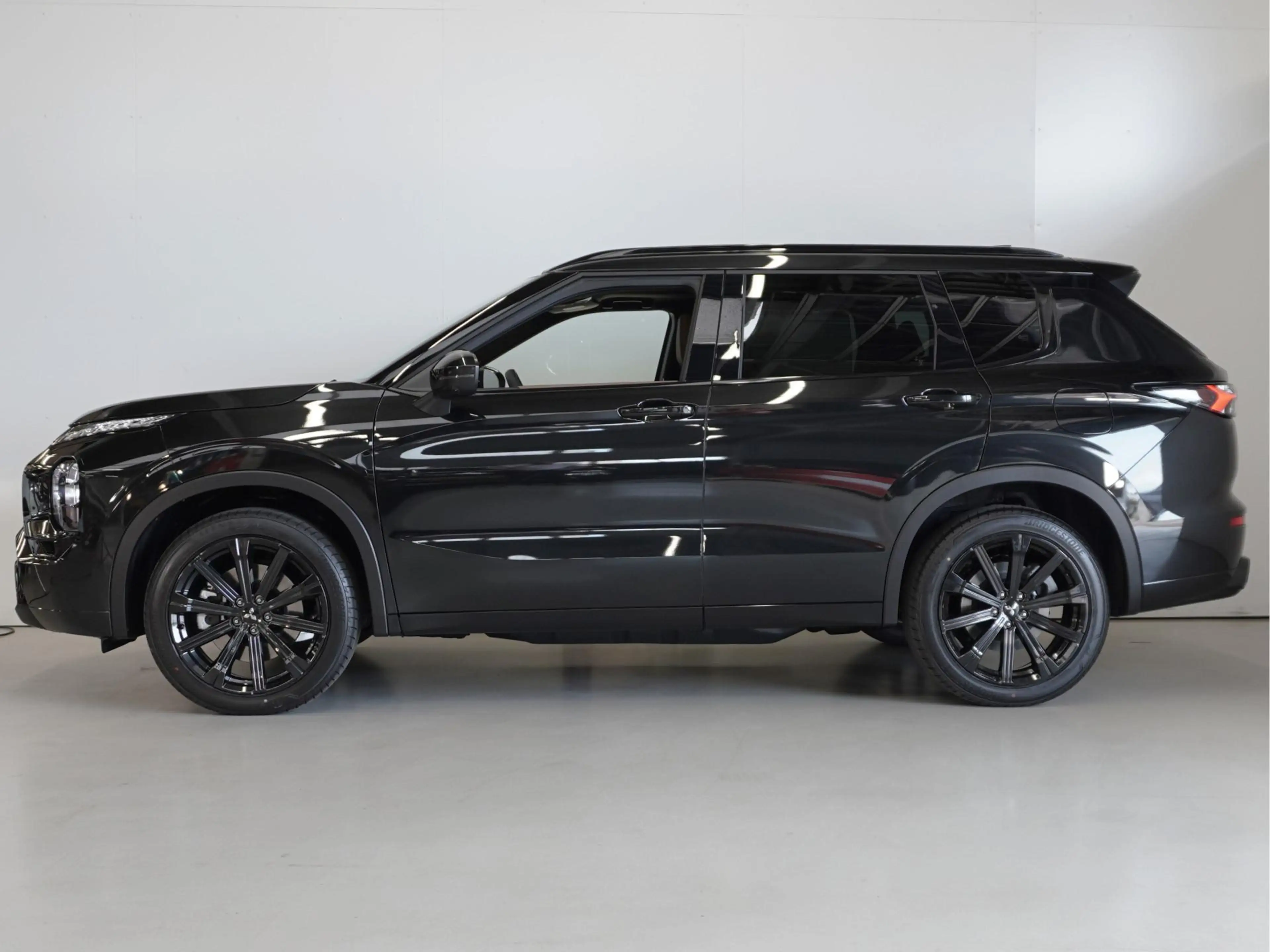Mitsubishi Outlander 2.4 PHEV Instyle Black Edition | Actieprijs | Full — photo 4