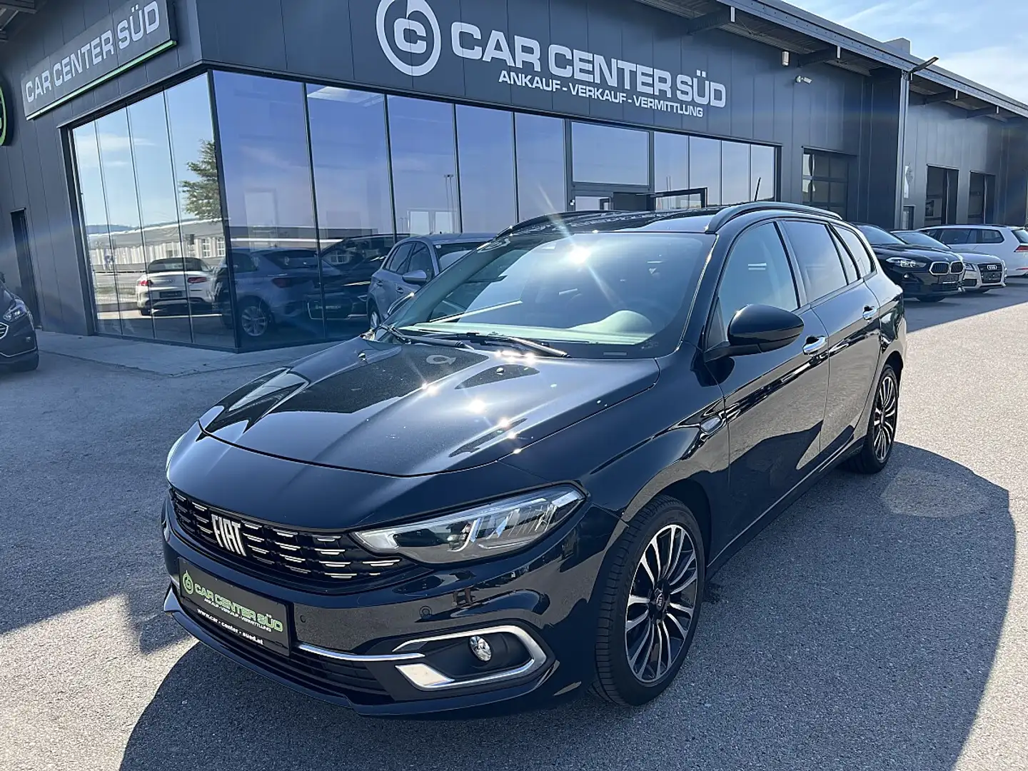 Fiat Tipo MultiJet 130 SCR Life Schwarz - 1