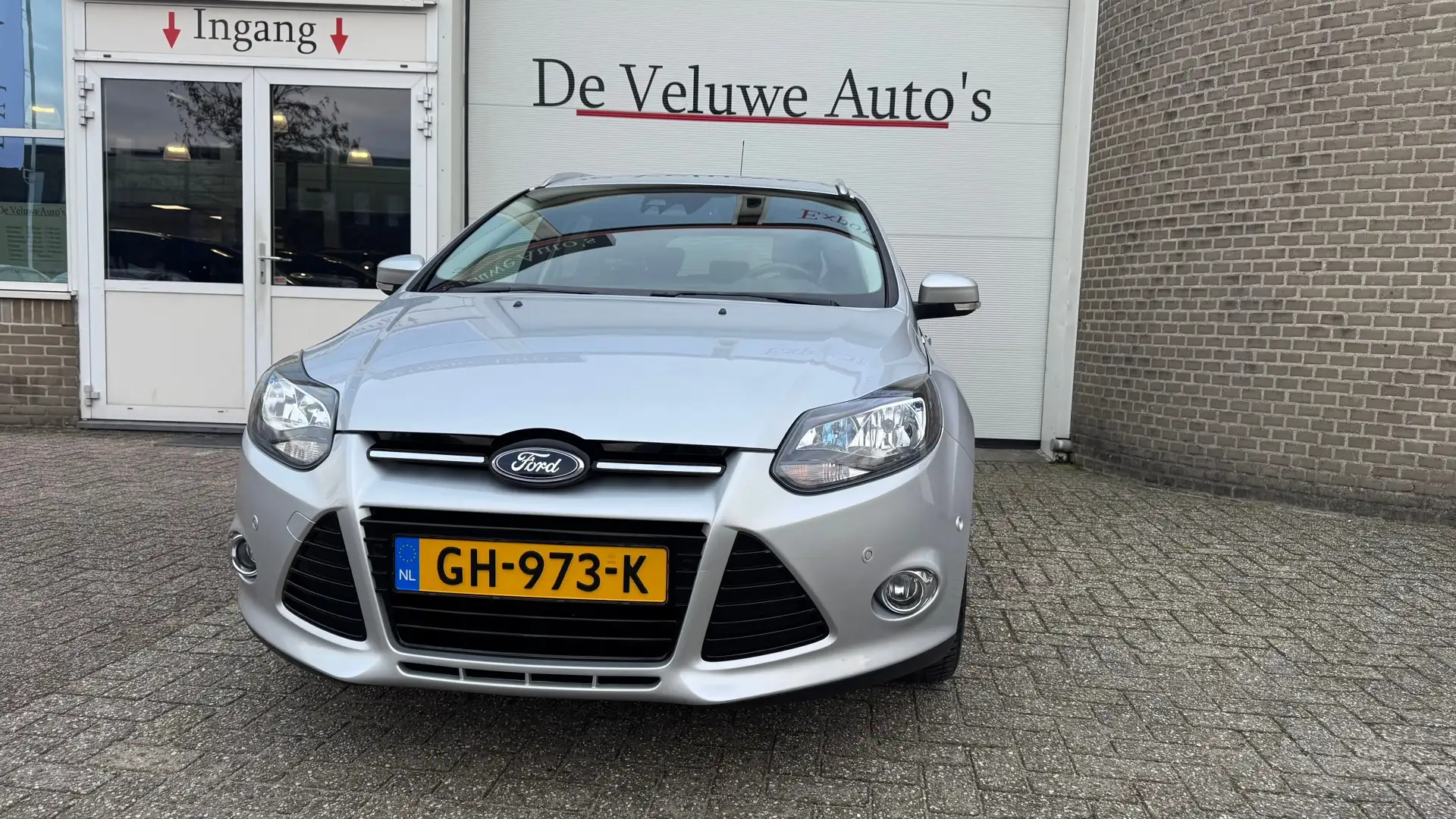 Ford Focus Wagon 1.0 EcoBoost Titanium |Keyless|Trekhaak|BT| Gris - 1