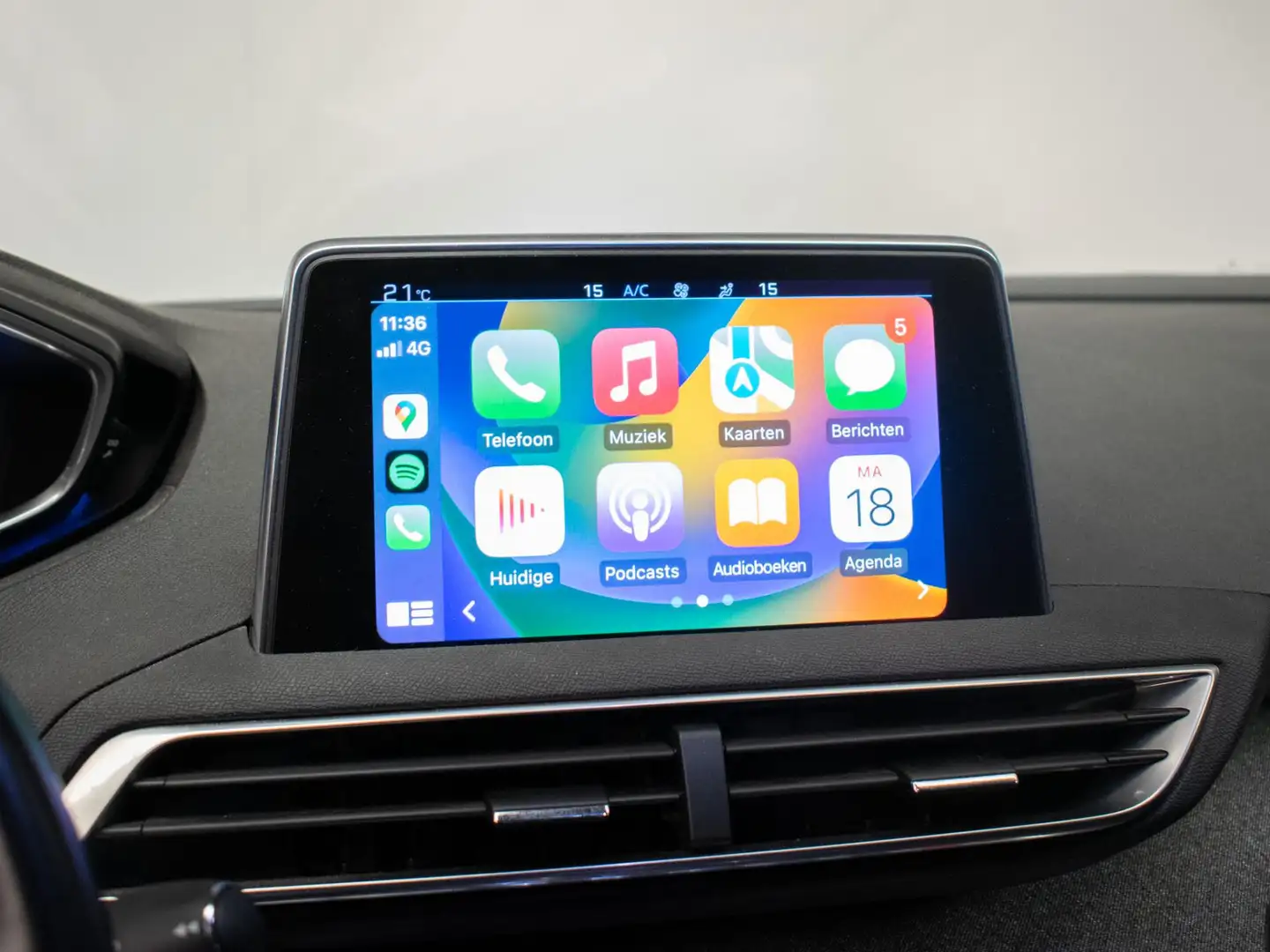 Peugeot 3008 1.2 PureTech Allure Sport (APPLE CARPLAY,NAVI,CRUI - 2