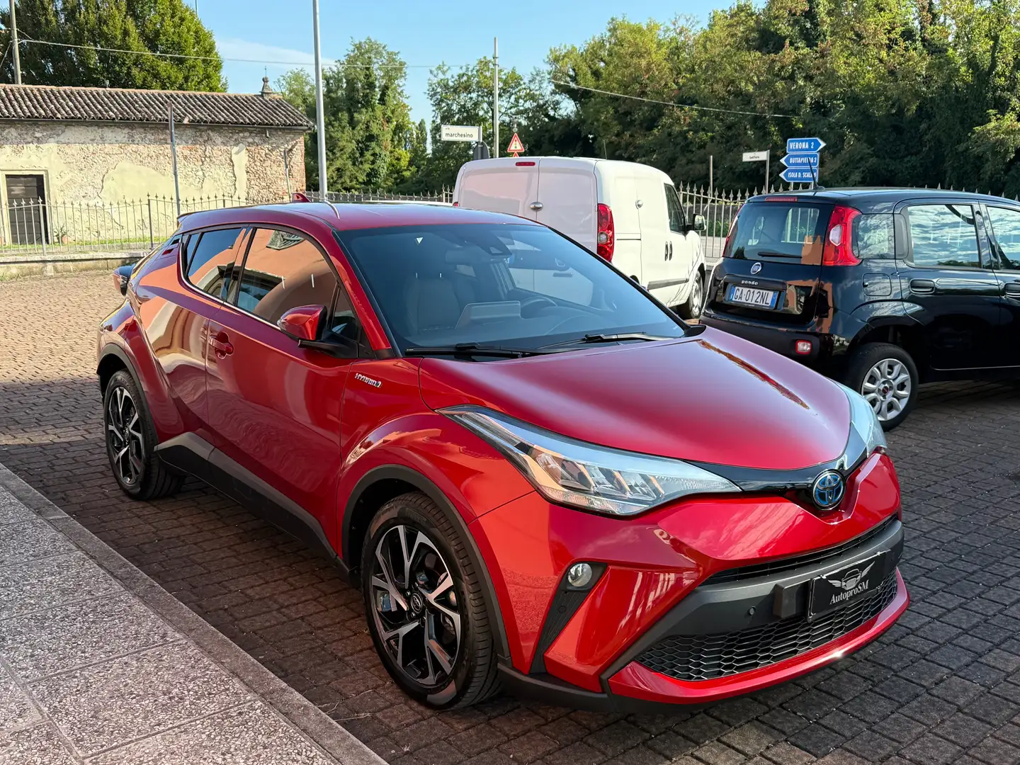 Toyota C-HR C-HR I 2020 2.0h Trend e-cvt Červená - 2