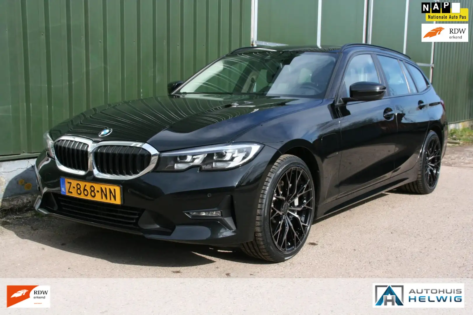 BMW 330 3-serie Touring 330e High Executive, M-SPORT PACK Schwarz - 1