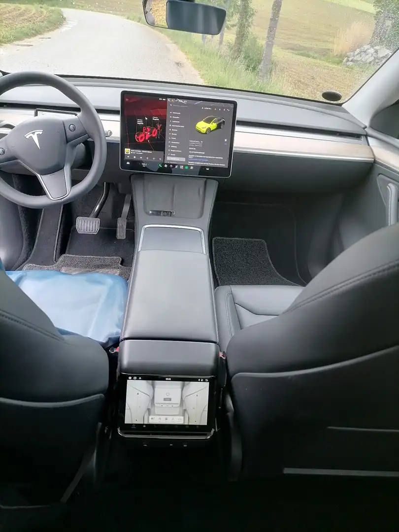Tesla Model Y Long Range RWD - 1