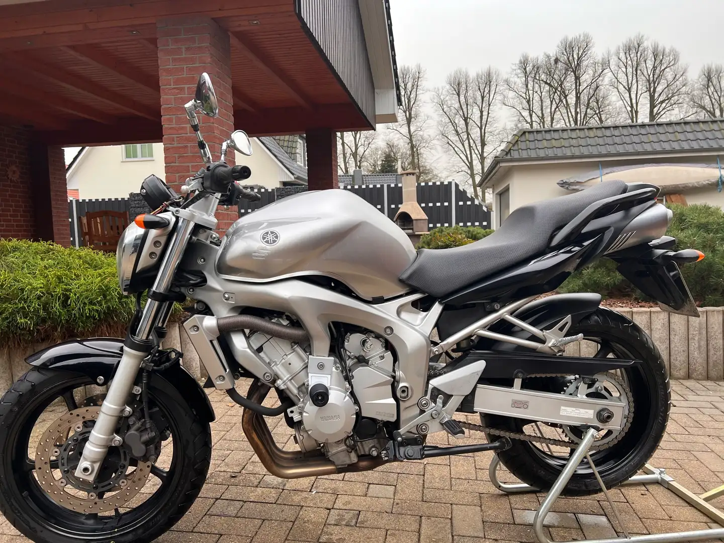 Yamaha FZR 600 Argent - 2