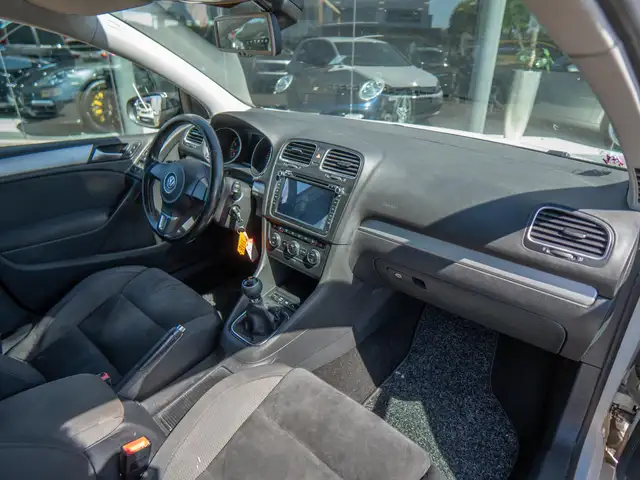 Volkswagen Golf view 5