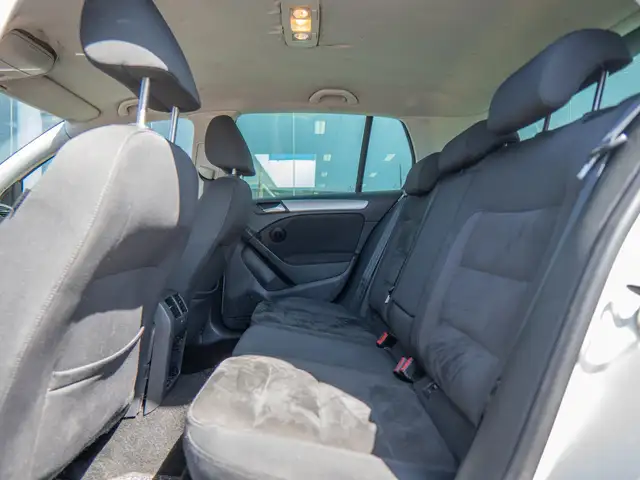 Volkswagen Golf view 18