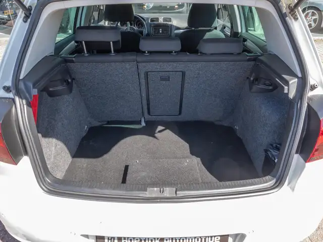 Volkswagen Golf view 19