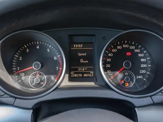 Volkswagen Golf view 14