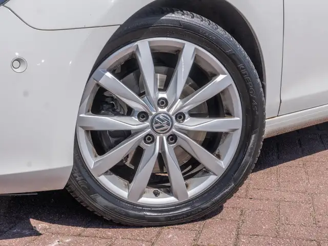 Volkswagen Golf view 15