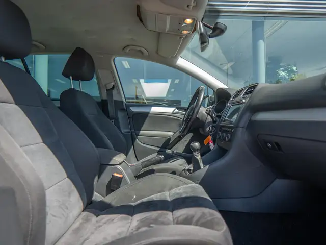 Volkswagen Golf view 26
