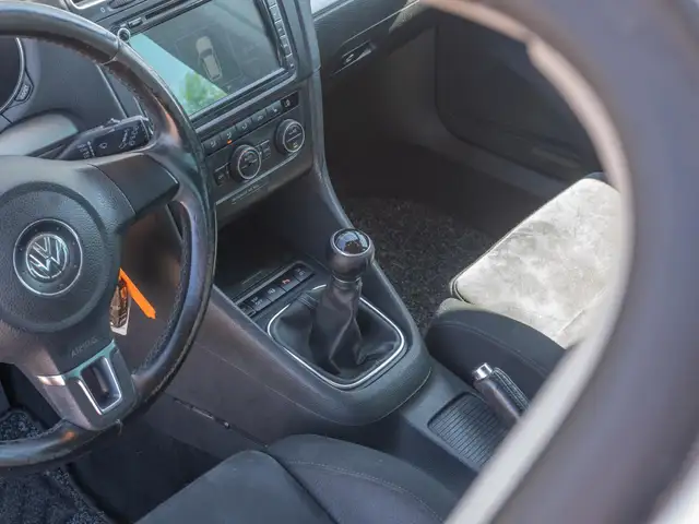 Volkswagen Golf view 13
