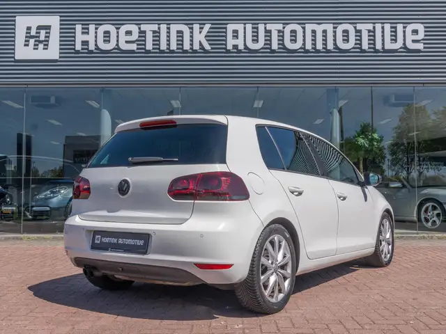 Volkswagen Golf view 2