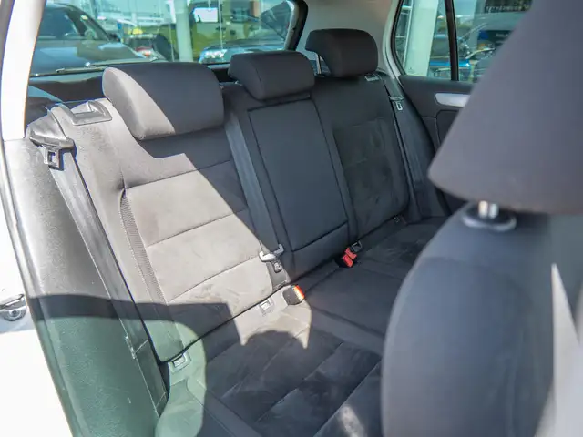 Volkswagen Golf view 29