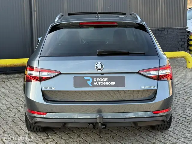 Skoda Superb view 8