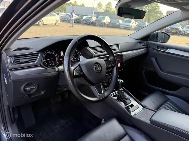 Skoda Superb view 11