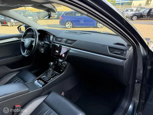 Skoda Superb view 13
