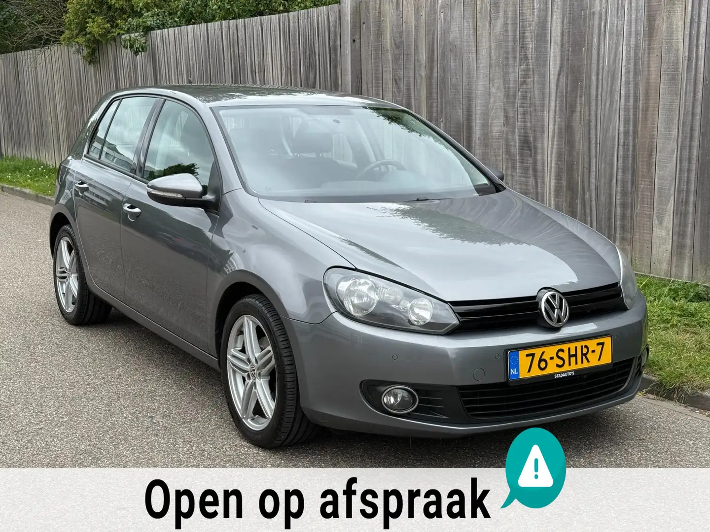 Volkswagen Golf 1.2 TSI 5Drs Airco Bluetooth NAP+Nieuwe APK! Gris - 2