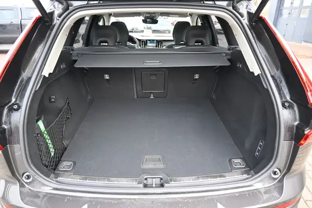 Volvo XC60 view 16