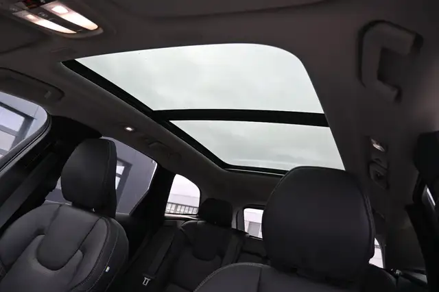 Volvo XC60 view 26