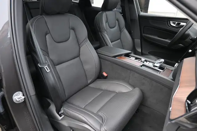 Volvo XC60 view 14