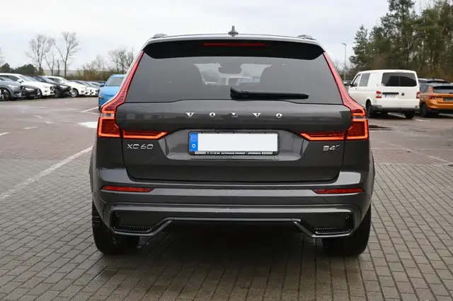 Volvo XC60 view 4