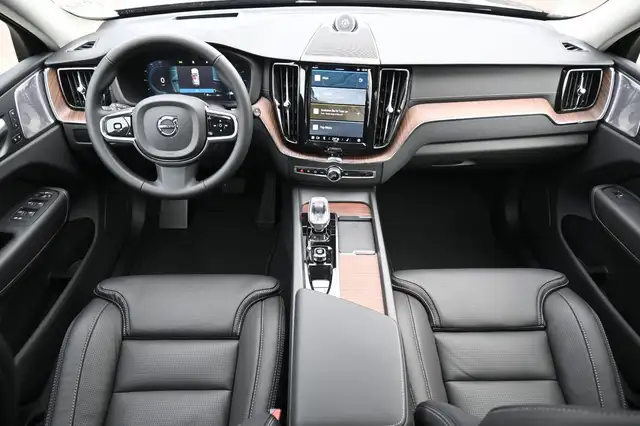 Volvo XC60 view 19