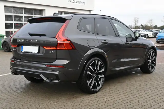 Volvo XC60 view 5