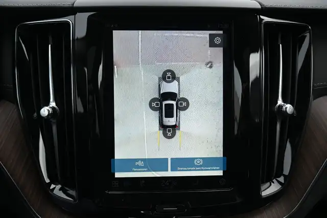 Volvo XC60 view 22