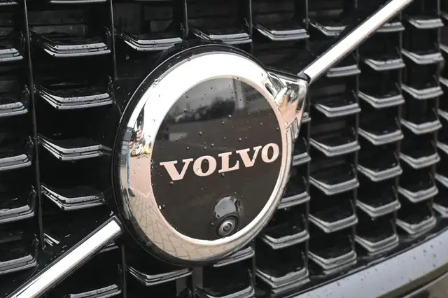 Volvo XC60 view 9