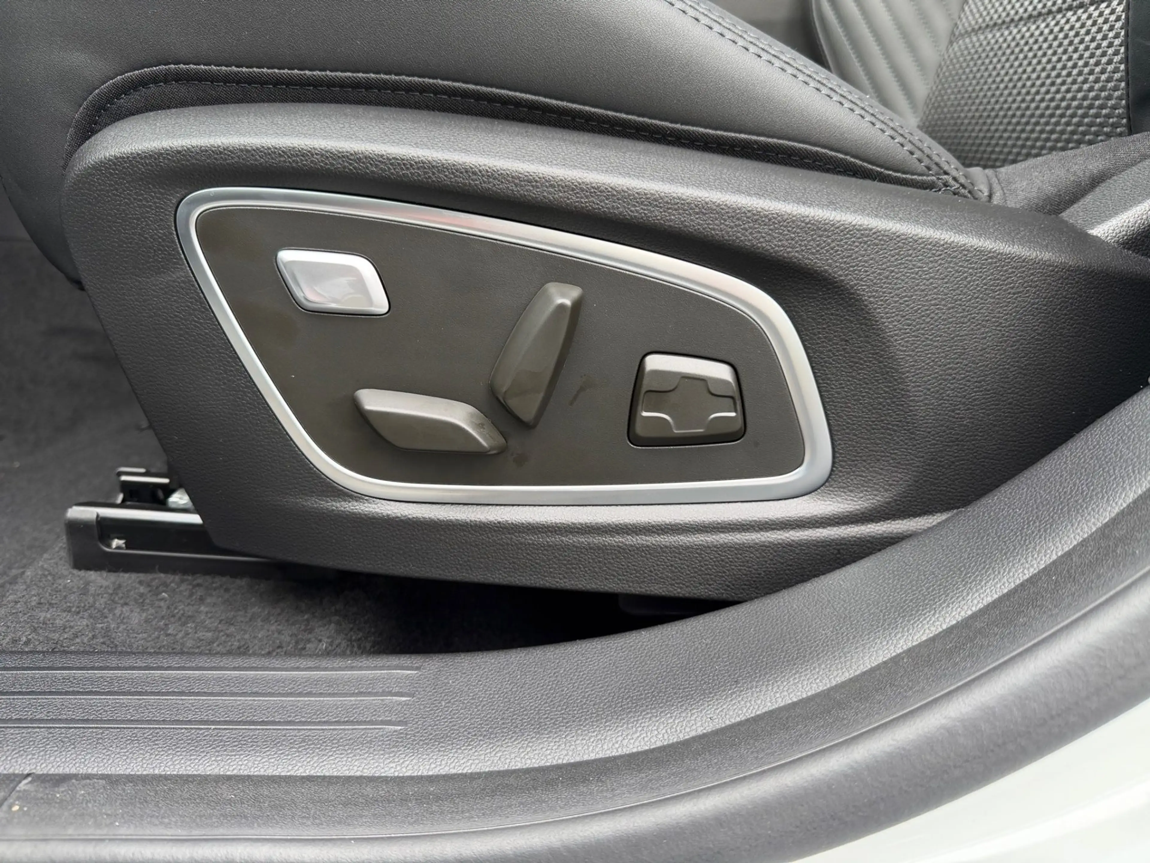 Renault Austral Esprit Alpine Full Hybrid E-Tech 200 *KLIMA*PDC* NAVI* — photo 6