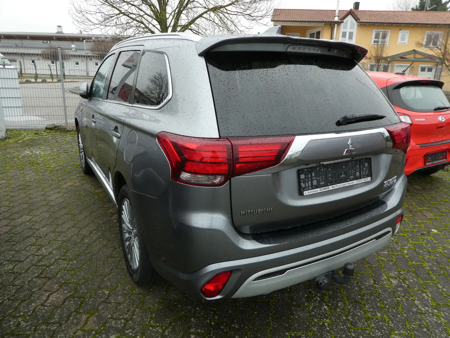 Mitsubishi Outlander 2.4 4WD Plug-In Hybrid Grau - 2
