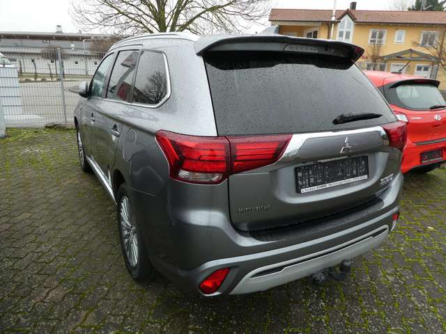 Mitsubishi Outlander 2.4 4WD Plug-In Hybrid
