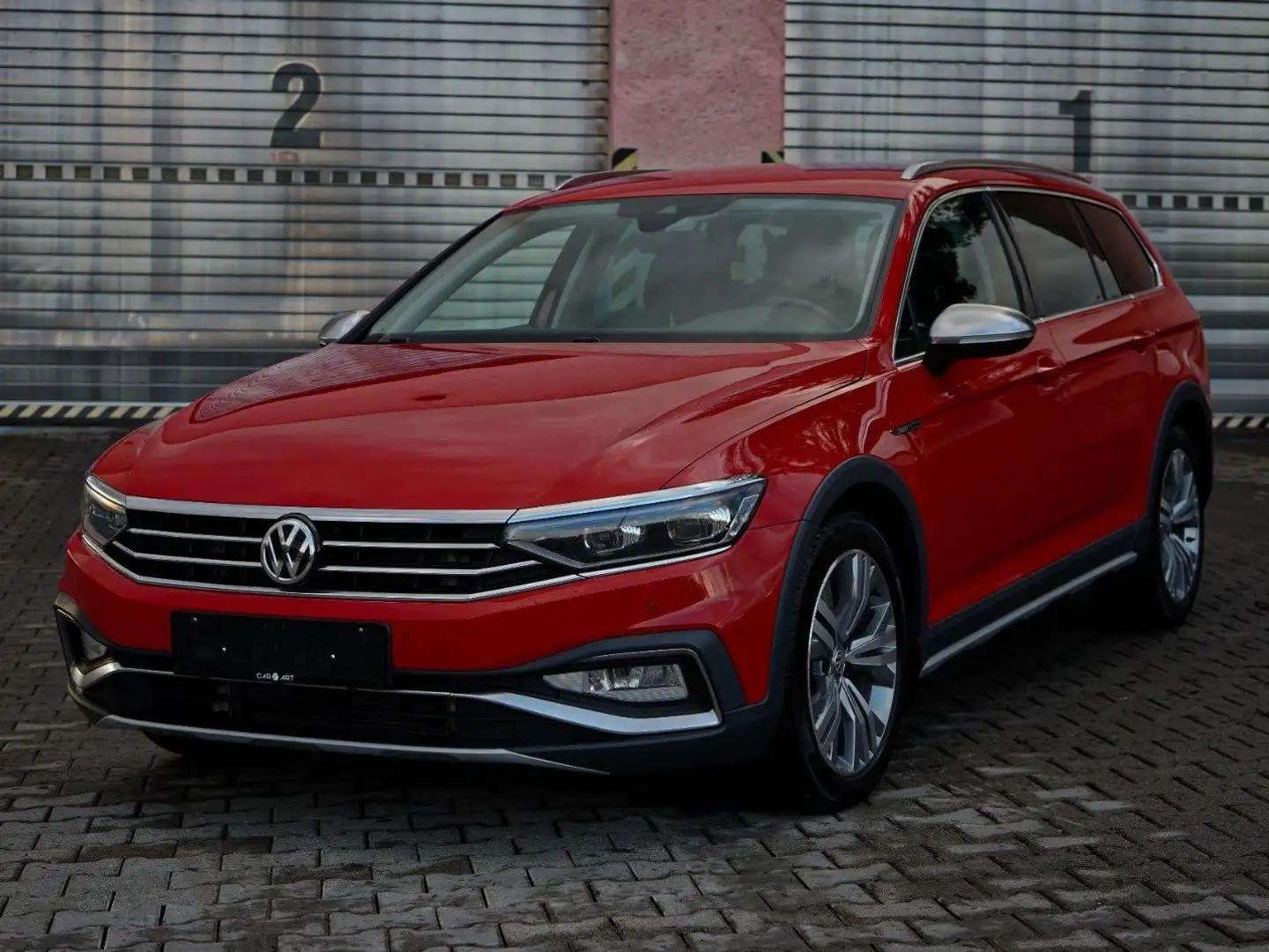 Volkswagen Passat Alltrack Variant 2.0 TDI SCR DSG 4Motion Roşu - 1
