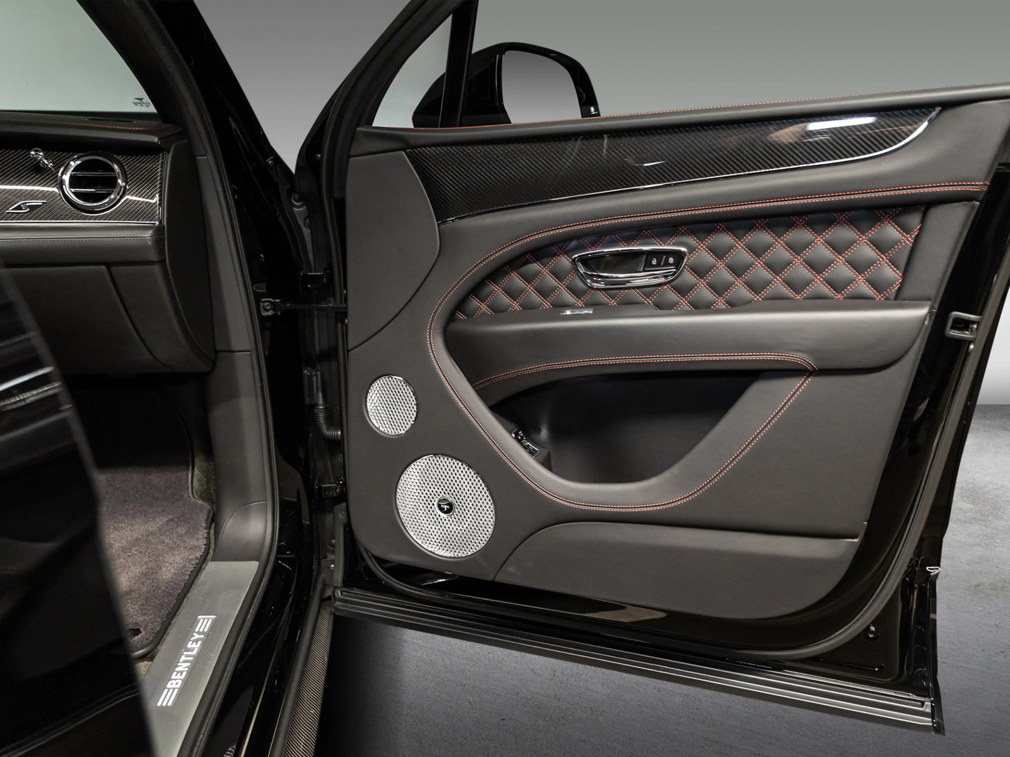 Bentley Bentayga V8 S |Ceramic|Full Carbon|NAIM|Comfort seat — photo 14