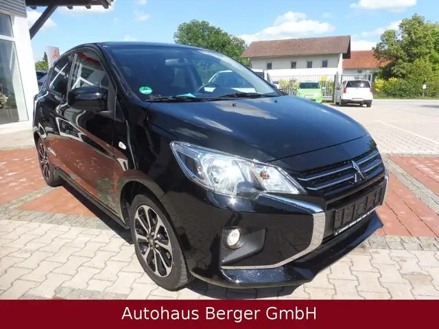 Mitsubishi Space Star view 3