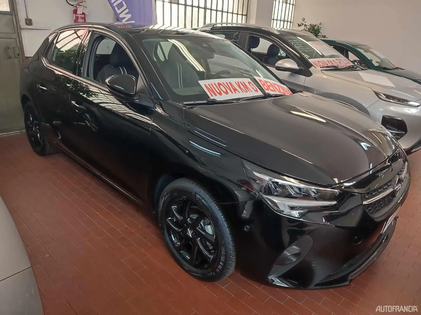 Opel CORSA - 5 PORTE 1.2 75CV D&T Negro - 2