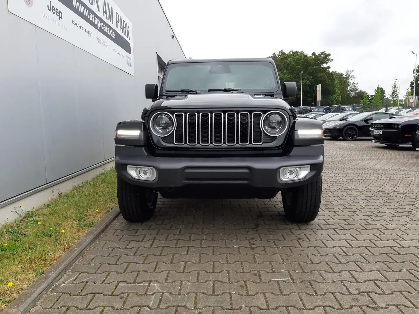 Jeep Wrangler Unlimited Sahara 2.0 T/MJ24/LED Zwart - 2