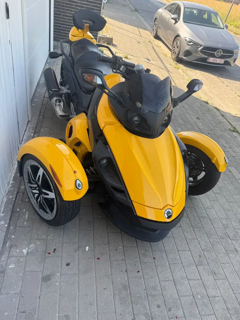 Can-Am Spyder ST - 1