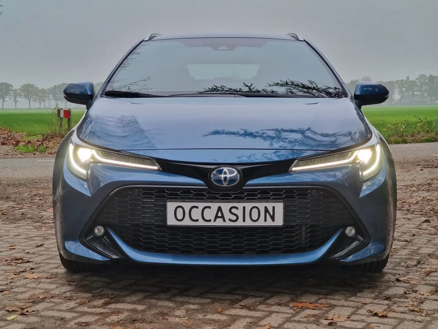 Toyota Corolla Touring Sports 2.0 Hybrid Style Blauw - 2