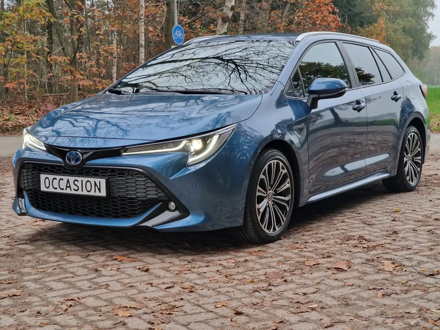 Toyota Corolla Touring Sports 2.0 Hybrid Style Blau - 1