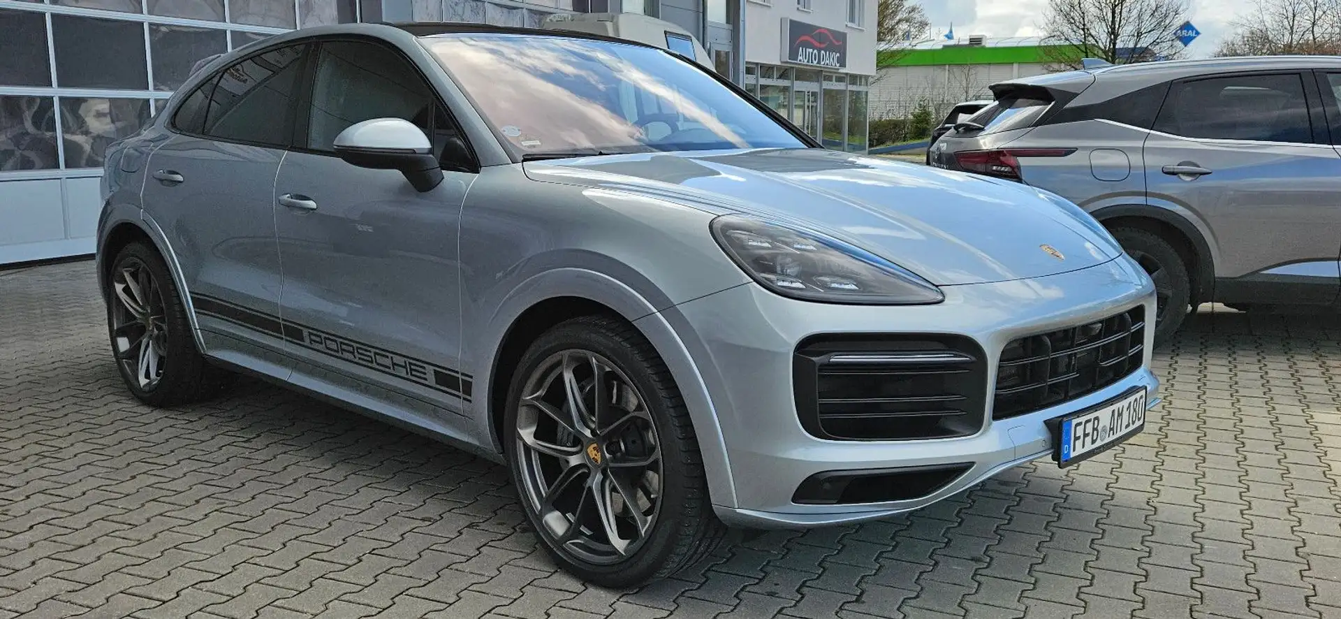 포르쉐 Porsche Cayenne S 2019 은색 사진 4