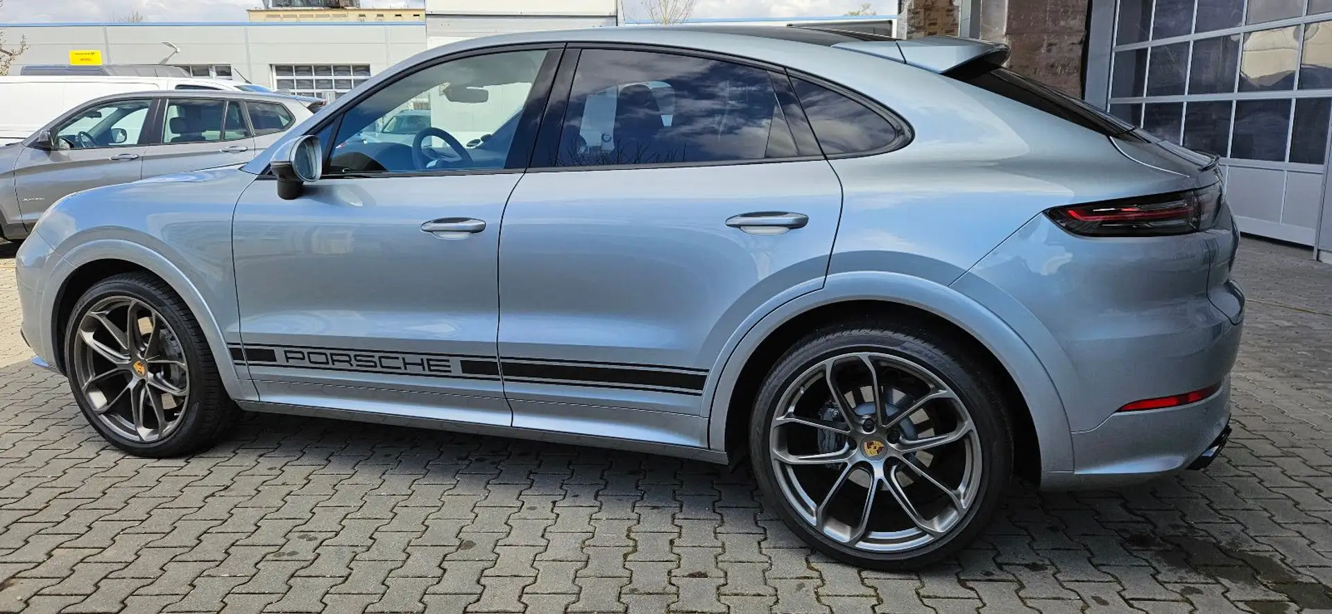 포르쉐 Porsche Cayenne S 2019 은색 사진 8