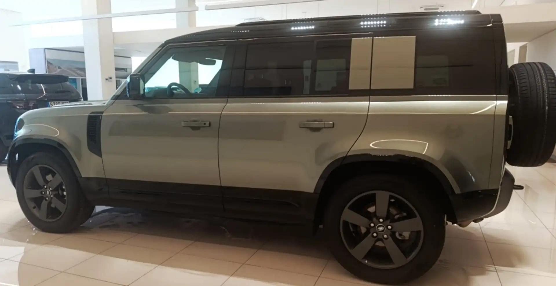 Land Rover Defender 110 3.0D l6 MHEV X-Dynamic SE AWD Aut. 250 - 2