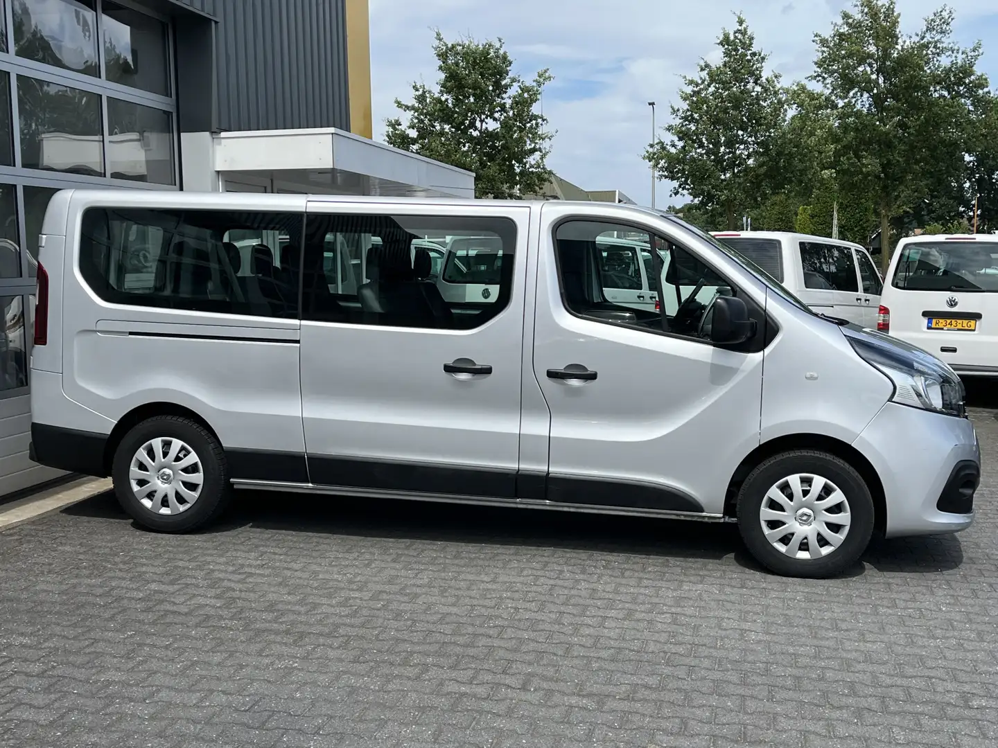 Renault Trafic Passenger 9-persoons 1.6 dCi Grand Expression BTW Grijs - 2
