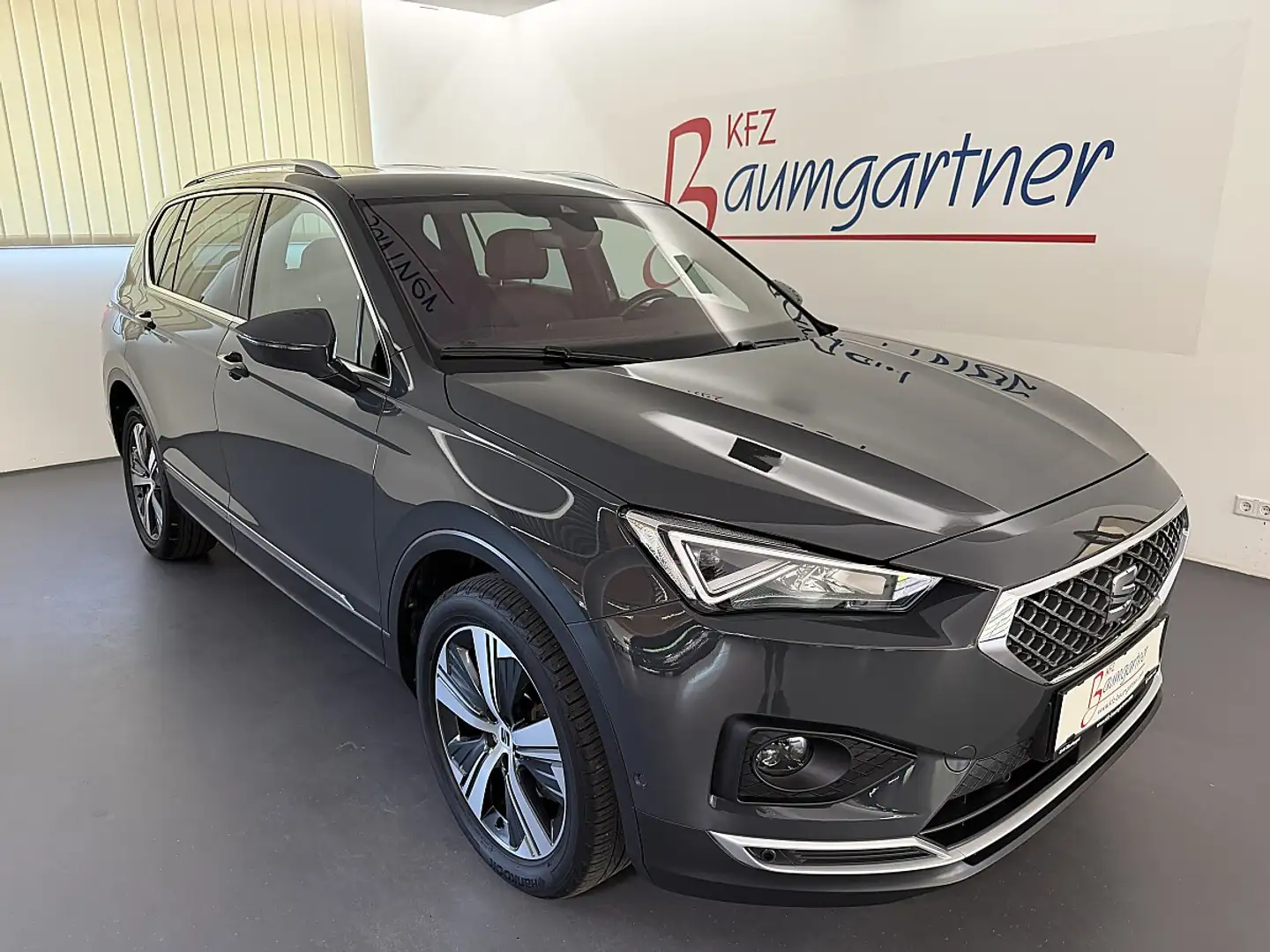 SEAT Tarraco 2,0TDI DSG Xcellence *LED*NAVI*ACC*AHK*Sitzheiz... Grau - 1