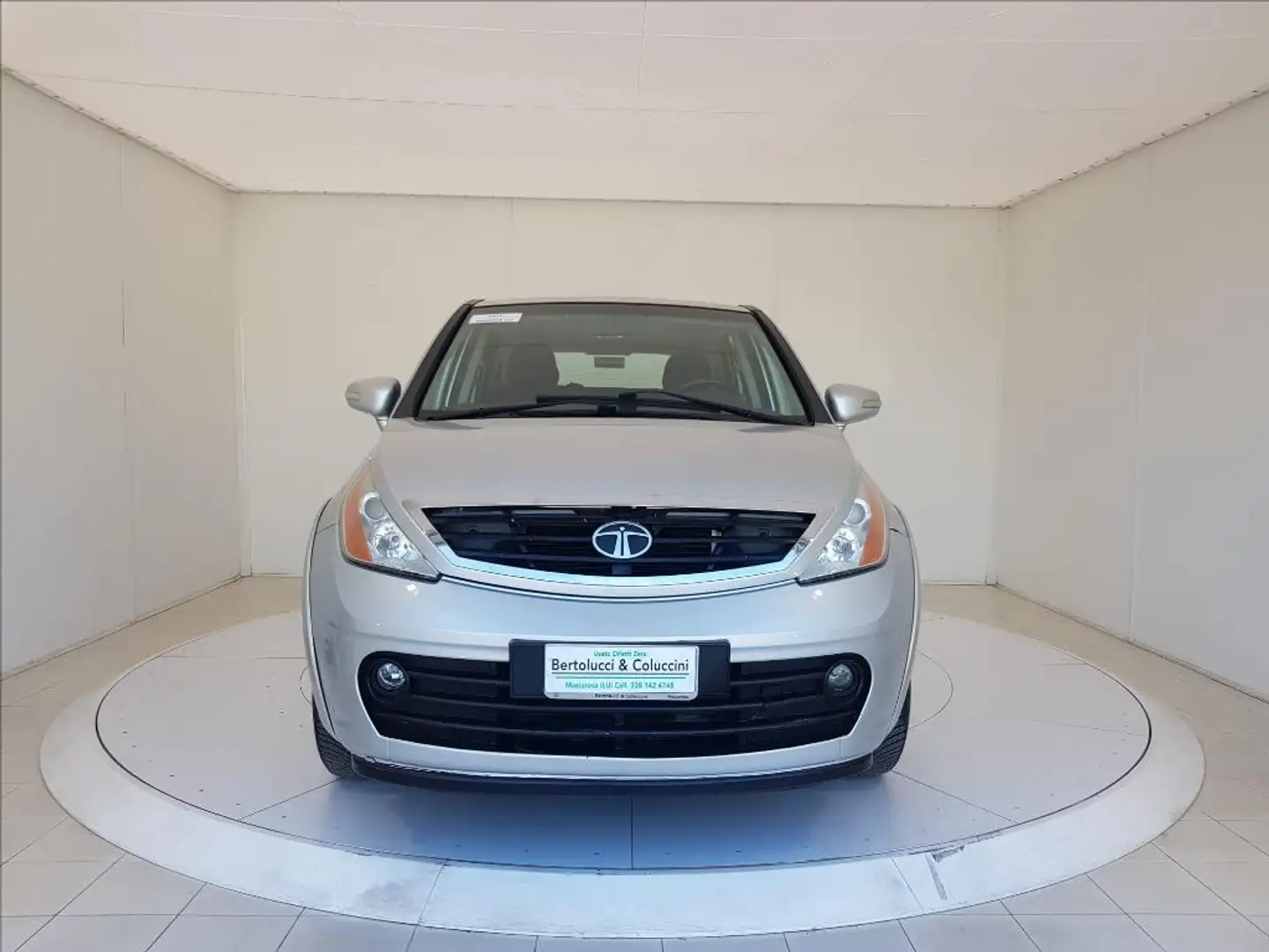 Tata Aria 2.2 16V 4x4 Prestige Grijs - 2