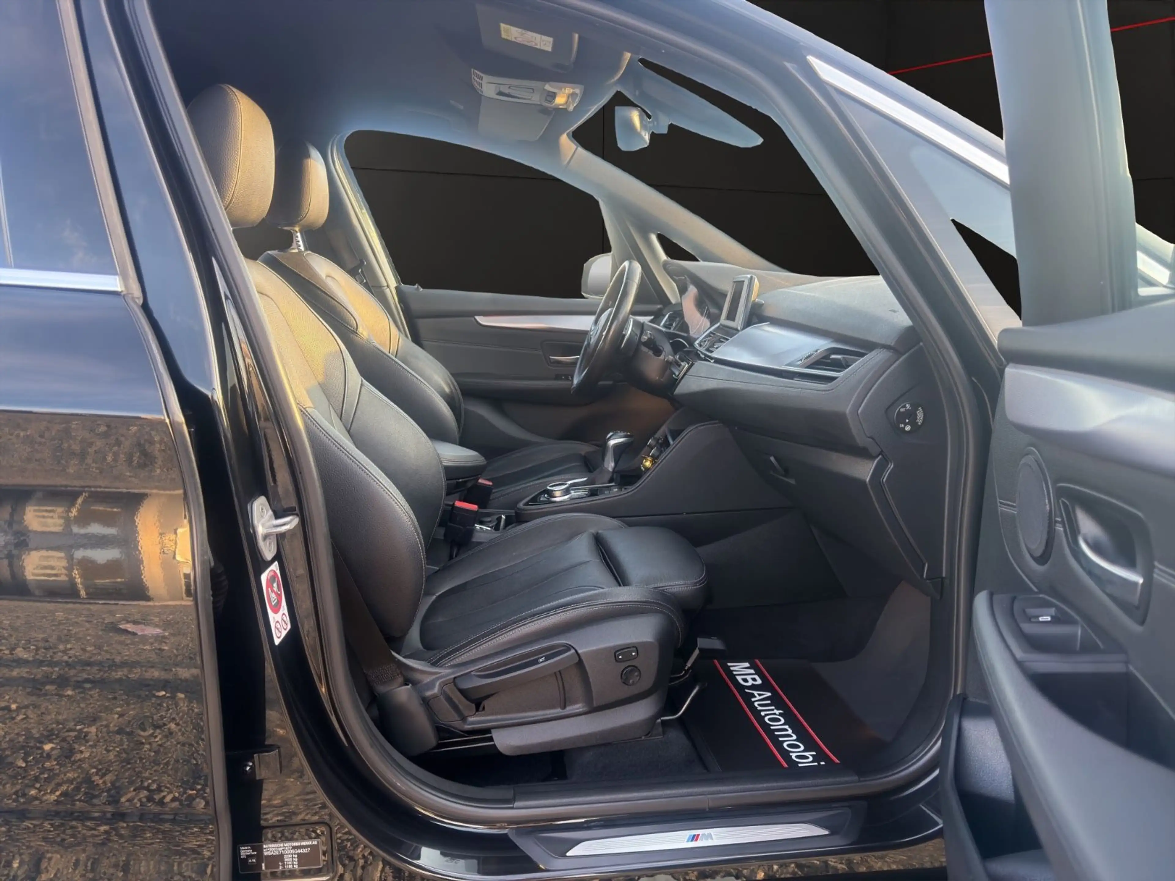 BMW 220 M Sport 7.Sitzer Navi/LED/Leder — photo 14