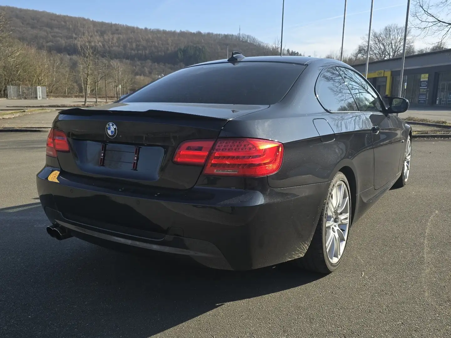 BMW 320 320i Coupe - 2